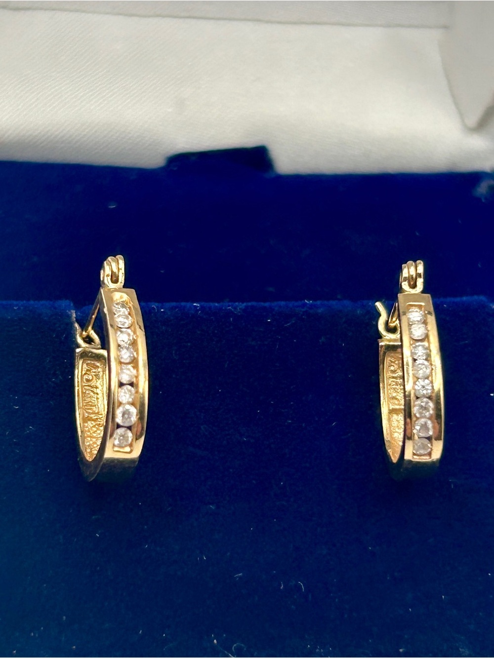 14k Solid Gold Huggie Hoop Earrings .25 TCW Diamonds - Picture 1 of 16